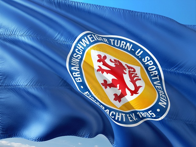 不仅体现在